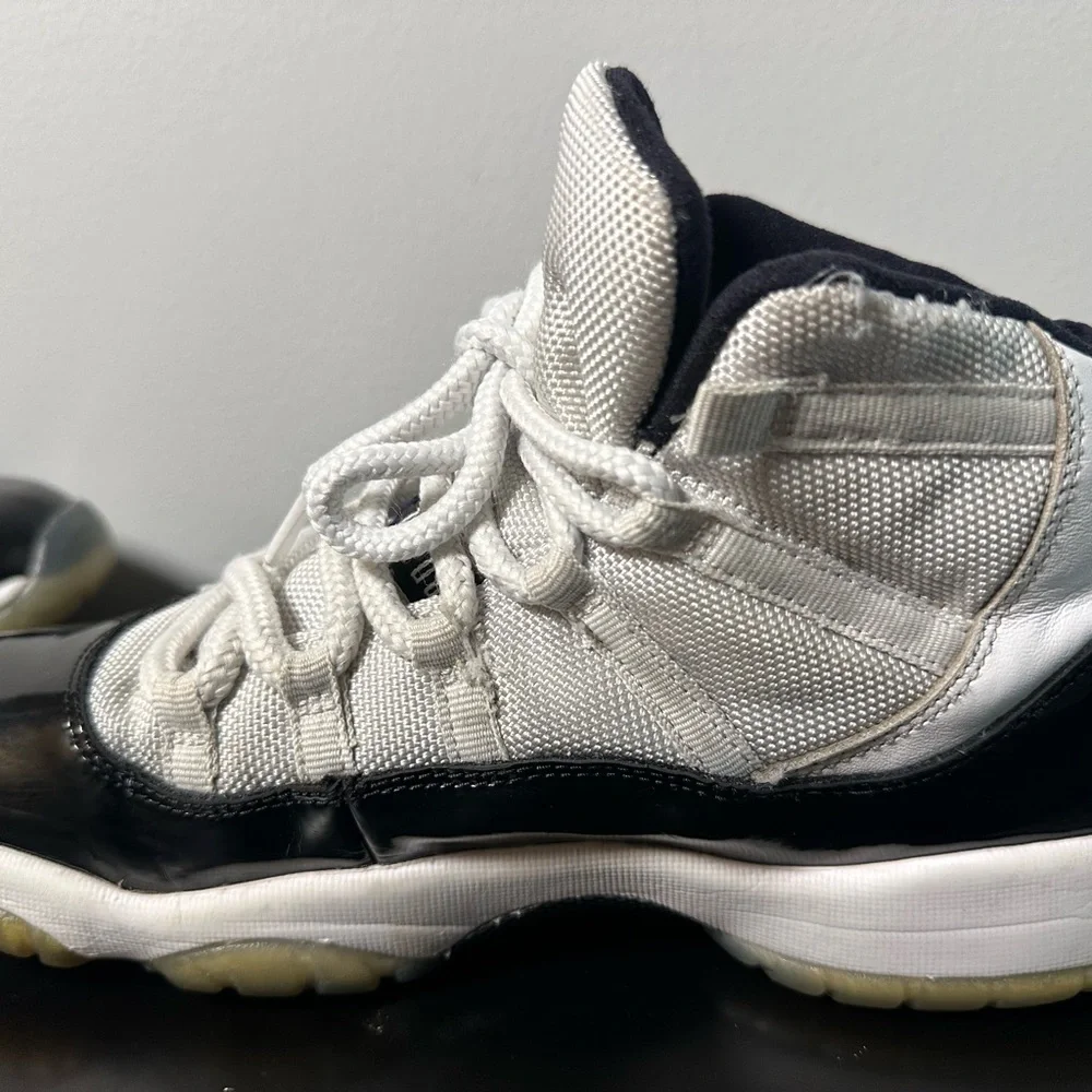 Jordan 11 Retro GS Concord. Size 7Y. Limited edition from 2018.